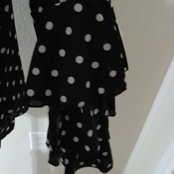 Fashion Apparel Polka Dot Top w/ Ruffle Sleeve XL - Picture 3 of 4